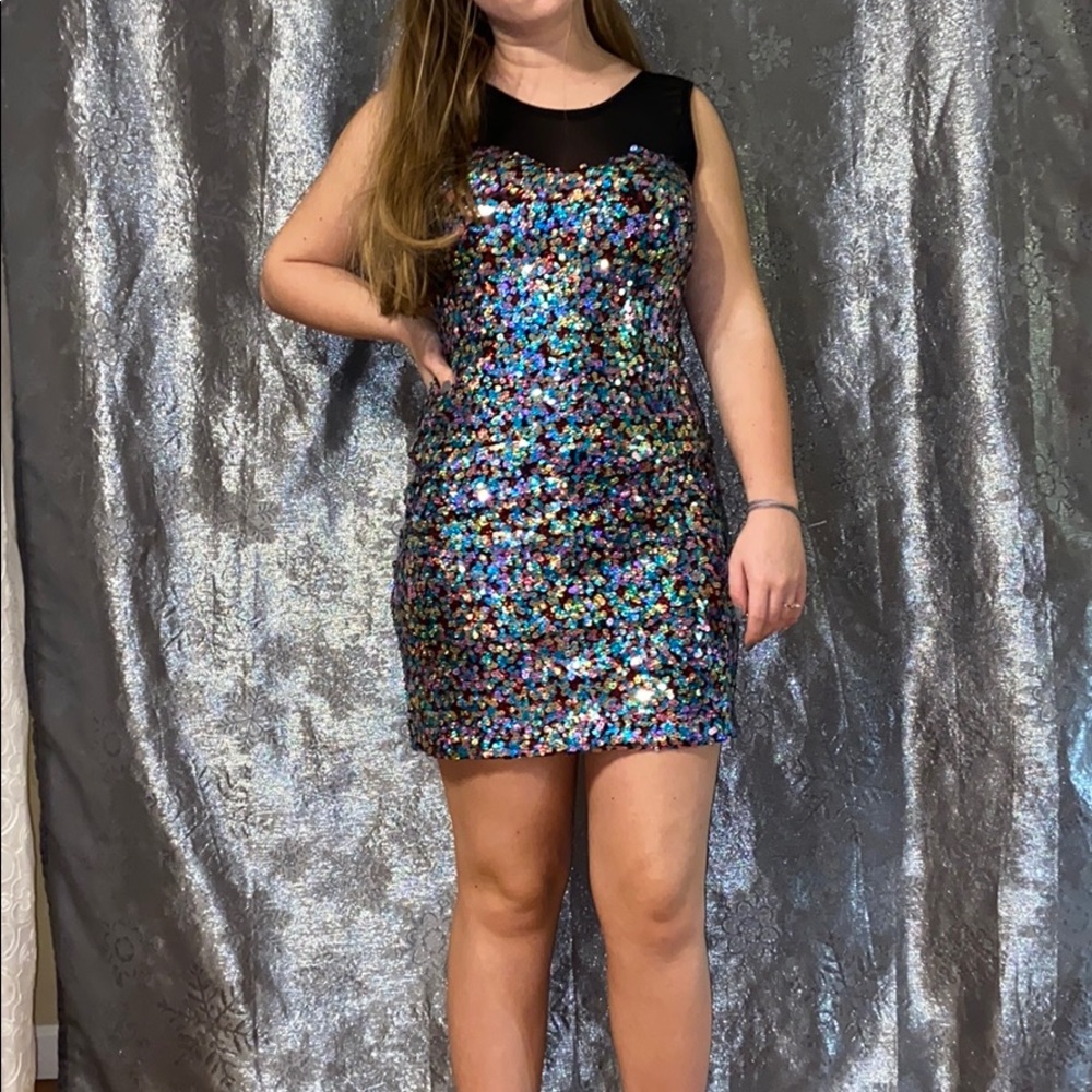 Beautiful prom or going out dress//New Years eve